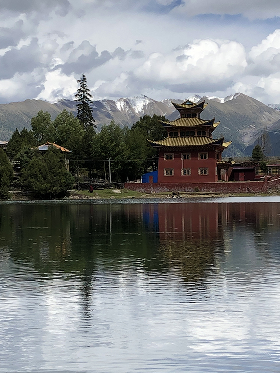 許育鳴措卡湖