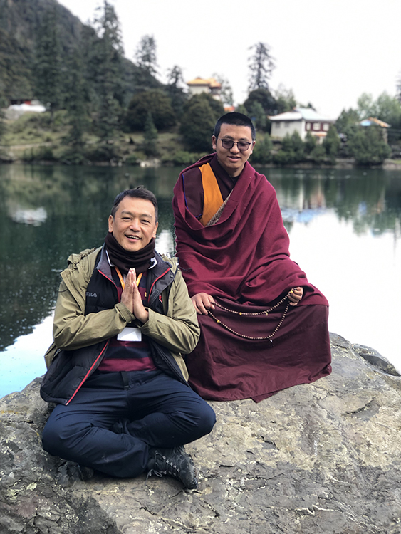 許育鳴措卡湖